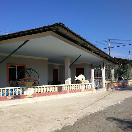 Homestay Koperasi Surau Alfalah 셈포르나 외부 사진